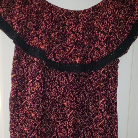 Mossimo Supply Co Pink and Black Ruffled Sleeveless Blouse - Picture 6 of 6